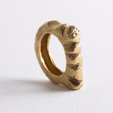 Load image into Gallery viewer, Ring  - 2 sided Granet  Inlaid carved figure
