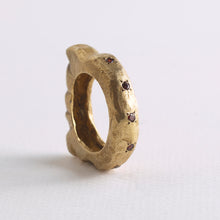 Load image into Gallery viewer, Ring  - 2 sided Granet  Inlaid carved figure
