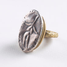 Load image into Gallery viewer, Female Signet Ring
